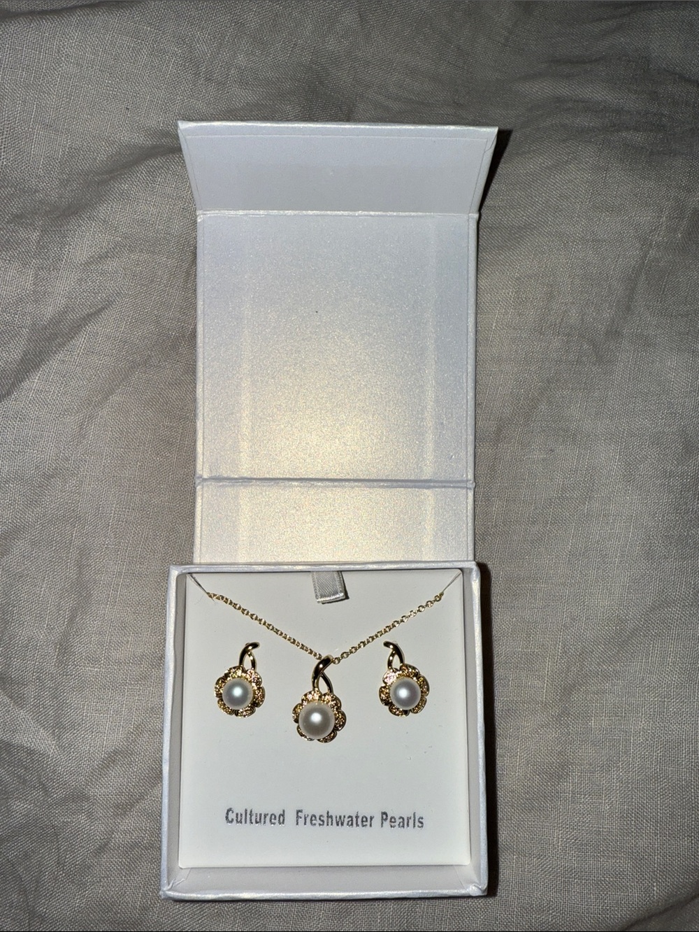 Cultured Freshwater Pearl Set NWT